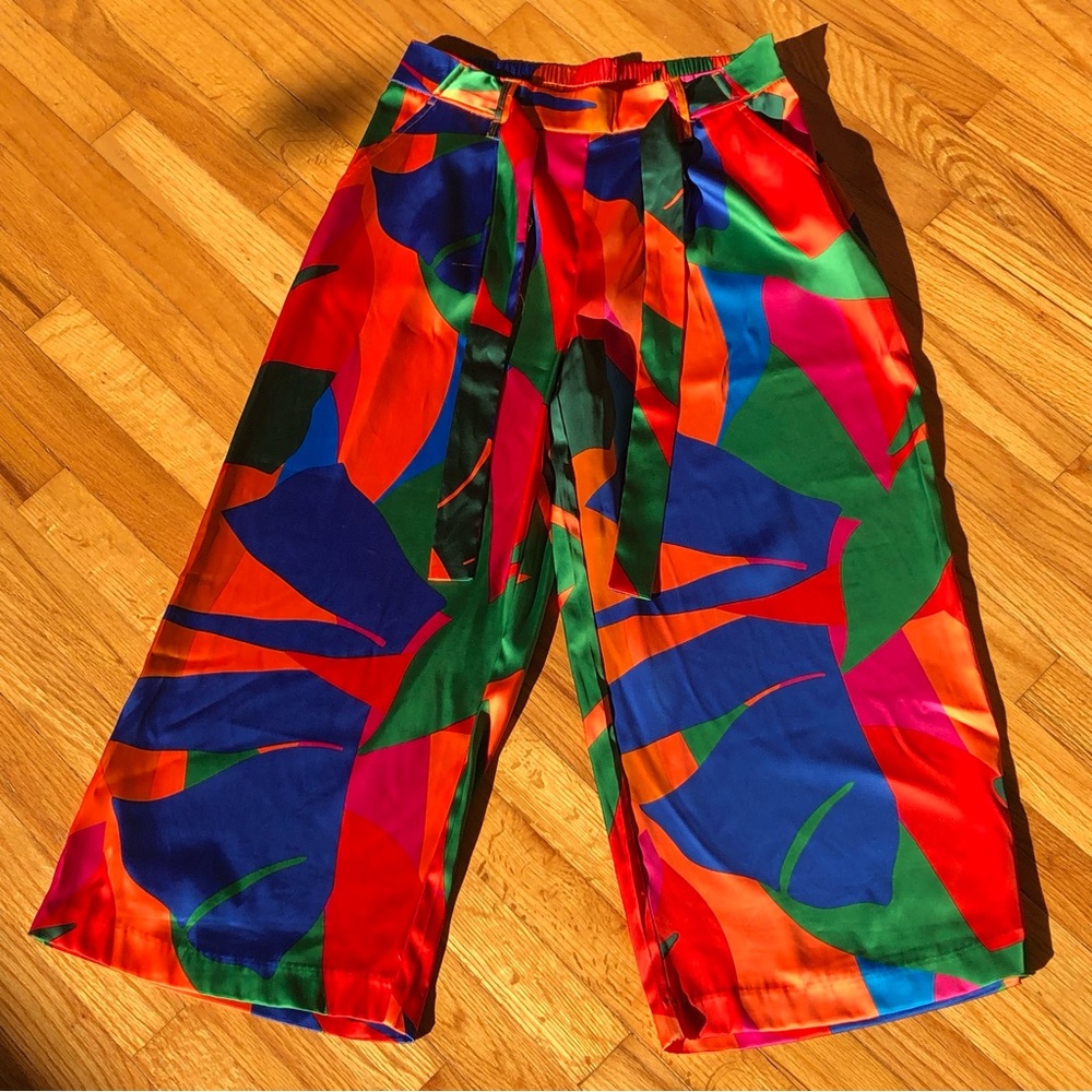 Satin-feel Bold Pants Size Medium